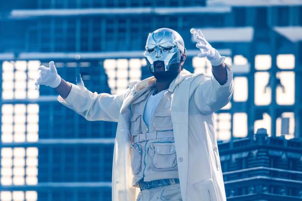 V Praze vystoupil The Weeknd. Podle publicisty za jeho úspěchem stojí klubový zvuk i marketing