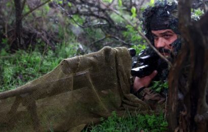 Duchové Bachmutu. Ukrajinská jednotka snajprů střílí z „okraje existence“ nepřátele po nocích