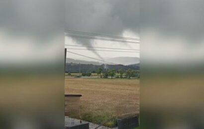 U Fryštáku na Zlínsku se asi objevilo slabé tornádo U Fryštáku na Zlínsku se asi objevilo slabé tornádo