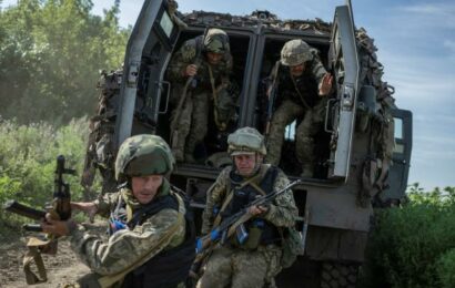 Ukrajinští mariňáci překvapují okupanty a osvobodili řadu obcí. Čelí ale vyčerpání nebo minám Ukrajinští mariňáci překvapují okupanty a osvobodili řadu obcí. Čelí ale vyčerpání nebo minám