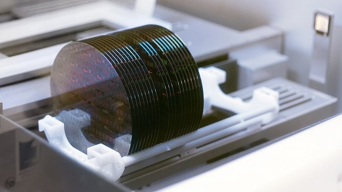 Čára přes rozpočet pro Intel. Spojení se Tower Semiconductor je mrtvé, vzpříčila se proti němu Čína