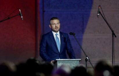 Pellegrini balancuje mezi dvěma světy a jeho Hlas utichá Pellegrini balancuje mezi dvěma světy a jeho Hlas utichá