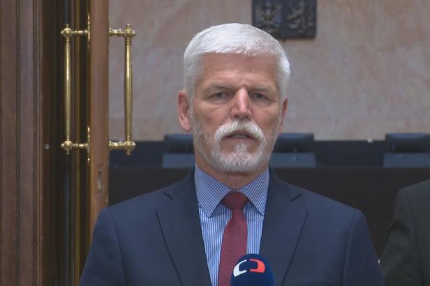 Prezident Pavel odmítl, že by otálel s podpisem změn u sociální novely Prezident Pavel odmítl, že by otálel s podpisem změn u sociální novely