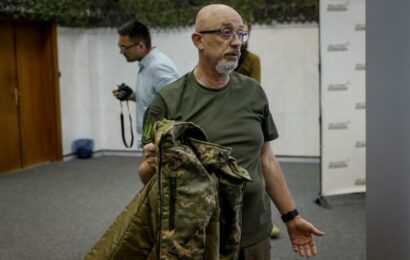 Zelenskyj navrhne výměnu ministra obrany, Reznikova má nahradit Umerov Zelenskyj navrhne výměnu ministra obrany, Reznikova má nahradit Umerov