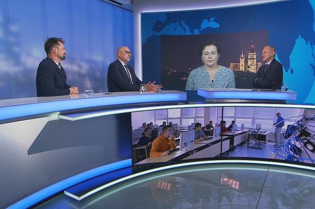 Když najdete na obranu, najděte i na školství, vyzvala Berkovcová. Bek slibuje jednání Když najdete na obranu, najděte i na školství, vyzvala Berkovcová. Bek slibuje jednání