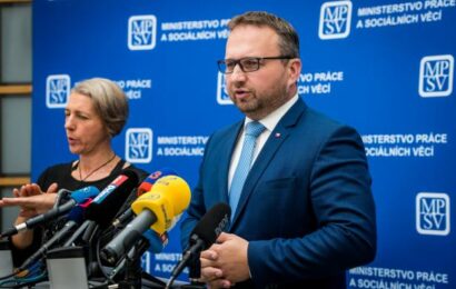 Jurečka: Všechny důchody se od ledna zvýší o 360 korun