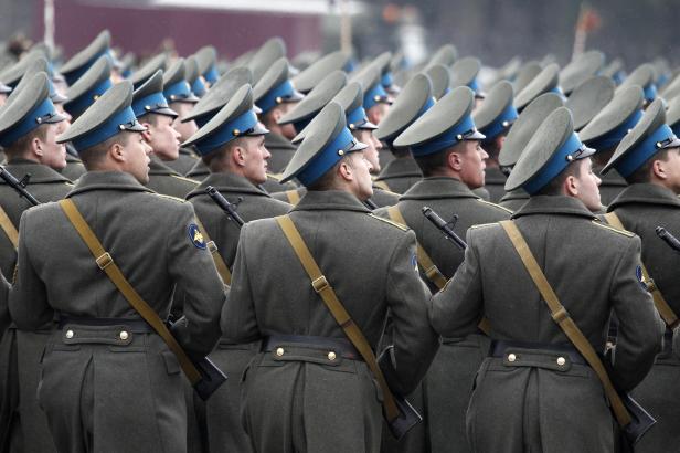 Rusko se snaží posílit armádu i pomocí migrantů, podle Kyjeva by mohlo nabírat také na okupovaných územích Rusko se snaží posílit armádu i pomocí migrantů, podle Kyjeva by mohlo nabírat také na okupovaných územích