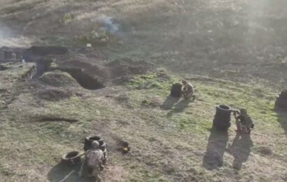 Ukrajinské nováčky školí i navrátilci z fronty, kteří sami začali sloužit teprve nedávno Ukrajinské nováčky školí i navrátilci z fronty, kteří sami začali sloužit teprve nedávno