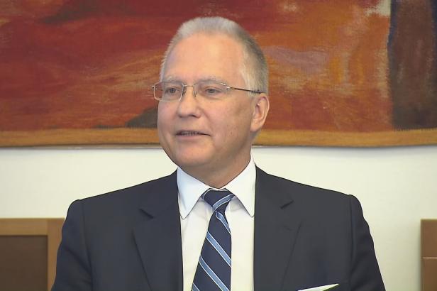 BIS odhalila, že ruský agent platil známým osobnostem za šíření ruské propagandy v Česku BIS odhalila, že ruský agent platil známým osobnostem za šíření ruské propagandy v Česku