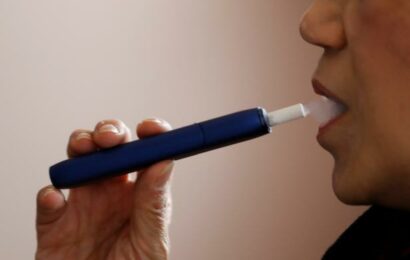 Zahřívaný tabák s příchutí v Česku skončil. Od pondělí se nesmějí ani doprodávat zásoby