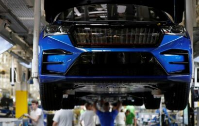 Prodeji aut se v Česku daří. Odbyt nejvíce vzrostl Škodě Prodeji aut se v Česku daří. Odbyt nejvíce vzrostl Škodě