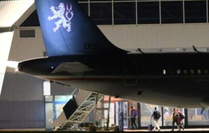 Let s ministrem Lipavským přivezl z Izraele 34 Čechů Let s ministrem Lipavským přivezl z Izraele 34 Čechů