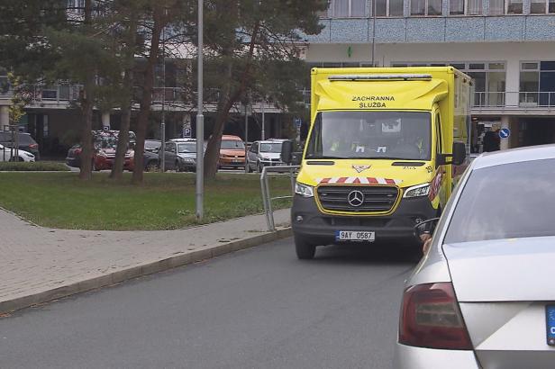 Ruší nám dovolenou a nepovolují stáž, říkají lékaři, kteří odmítli přesčasy. Válek to prověří Ruší nám dovolenou a nepovolují stáž, říkají lékaři, kteří odmítli přesčasy. Válek to prověří