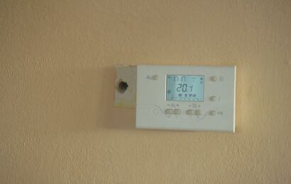 Energie jsou levnější než loni. Lidé jsou klidnější, ale někteří se obávají, že může být zase dráž Energie jsou levnější než loni. Lidé jsou klidnější, ale někteří se obávají, že může být zase dráž