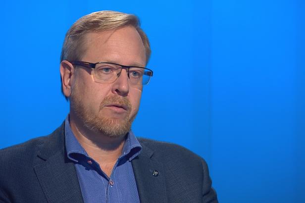 Nejde o peníze, ale o úspěšnost léčby, říká o váhání nad experimentálními léky náměstek Dvořáček