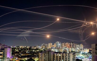 Izrael dál útočí na Pásmo Gazy a pozice ozbrojenců z Hizballáhu, Káhira hostí jednání o konfliktu Izrael dál útočí na Pásmo Gazy a pozice ozbrojenců z Hizballáhu, Káhira hostí jednání o konfliktu