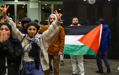 Židé ve Francii přelepují zvonky, v Berlíně se objevily Davidovy hvězdy. Válka probudila antisemitismus