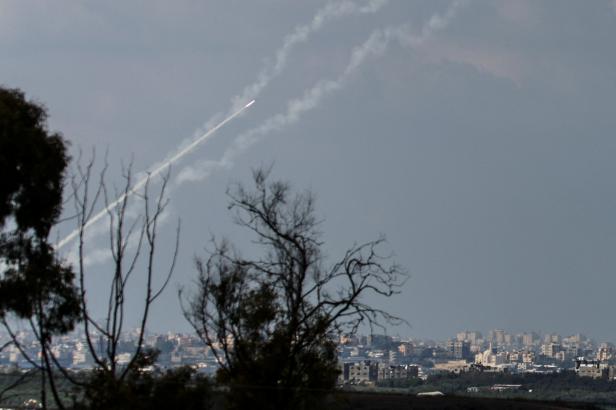 V egyptském letovisku u hranic s Izraelem dopadla raketa. Čedok evakuuje stovky českých turistů V egyptském letovisku u hranic s Izraelem dopadla raketa. Čedok evakuuje stovky českých turistů