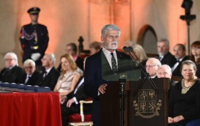 ŽIVĚ: Prezident Pavel poprvé udílí státní vyznamenání ŽIVĚ: Prezident Pavel poprvé udílí státní vyznamenání