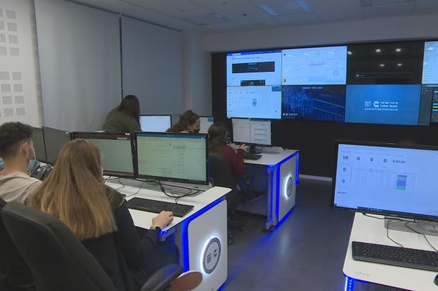 Špionážní software i krádež dat. Konflikt mezi Izraelem a Hamásem se odehrává i v kyberprostoru Špionážní software i krádež dat. Konflikt mezi Izraelem a Hamásem se odehrává i v kyberprostoru