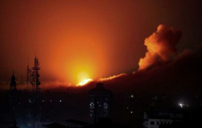 V Pásmu Gazy se střetly síly Izraele a Hamásu. Podle Červeného půlměsíce v blízkosti nemocnice