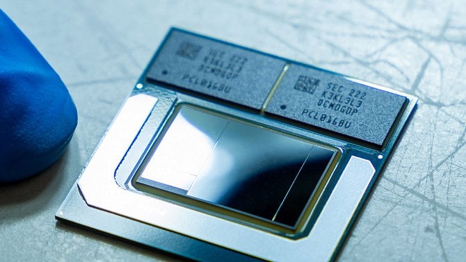 Intel asi opravdu zrušil Hyper-Threading: Vzorek 2nm procesoru Lunar Lake unikl v Sandře Intel asi opravdu zrušil Hyper-Threading: Vzorek 2nm procesoru Lunar Lake unikl v Sandře
