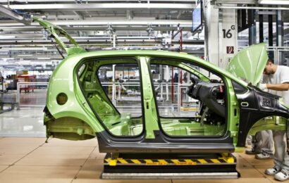 Začal odborářský den protestů proti vládě. Podle Fialy kabinet nemůže pod tlakem ustoupit od ozdravení financí Začal odborářský den protestů proti vládě. Podle Fialy kabinet nemůže pod tlakem ustoupit od ozdravení financí