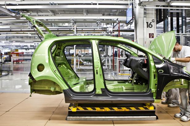 Začal odborářský den protestů proti vládě. Podle Fialy kabinet nemůže pod tlakem ustoupit od ozdravení financí