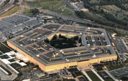 Spojené státy zasáhly íránské cíle v Sýrii. Rusko tvrdí, že v provincii Idlib útočilo na protirežimní síly Spojené státy zasáhly íránské cíle v Sýrii. Rusko tvrdí, že v provincii Idlib útočilo na protirežimní síly