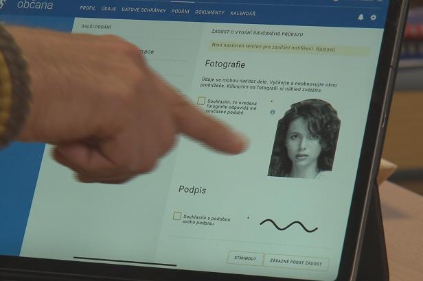 Nový řidičský průkaz vyřídí lidé elektronicky už i bez datové schránky Nový řidičský průkaz vyřídí lidé elektronicky už i bez datové schránky