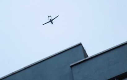 Kyjev čelí ruskému dronovému útoku, do města přijeli Pekarová Adamová a Vystrčil Kyjev čelí ruskému dronovému útoku, do města přijeli Pekarová Adamová a Vystrčil