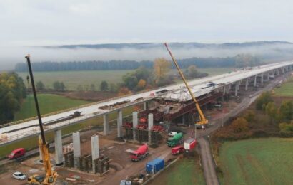 Silničáři staví dálnice ve velkém. Stávající síť by se měla prodloužit o osminu Silničáři staví dálnice ve velkém. Stávající síť by se měla prodloužit o osminu