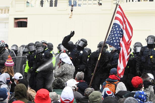 Úředník z Trumpovy administrativy dostal za účast na útoku na Kapitol šest let