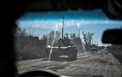 Ukrajinci přesunuli obrněnce na levý břeh Dněpru. Státy G7 ujistily Kyjev o podpoře Ukrajinci přesunuli obrněnce na levý břeh Dněpru. Státy G7 ujistily Kyjev o podpoře