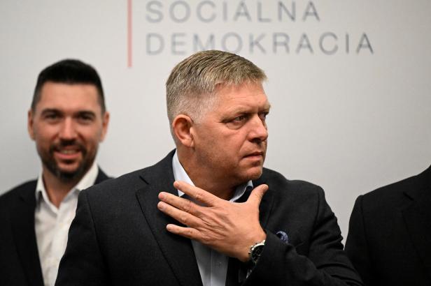 Slovenská vláda odmítá rušit právo veta v EU, slibuje i vyšší zdanění bank a bohatých Slovenská vláda odmítá rušit právo veta v EU, slibuje i vyšší zdanění bank a bohatých