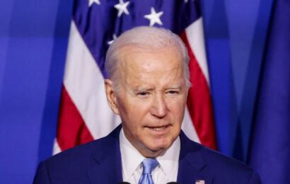 Biden odvrátil rozpočtovou krizi USA, na poslední chvíli podepsal zákon o krátkodobém financování vlády