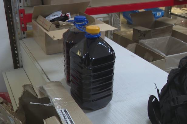 V Doněcké oblasti platí přísný zákaz prodeje i pití alkoholu, černému trhu se daří