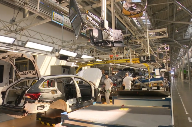 168 hodin: Jsme poslední v Evropě. Průmysl se zadrhl, investoři nikde