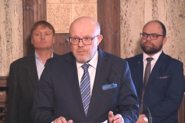 Válek oznámil, že odbory odmítly jeho návrh na zvýšení mezd