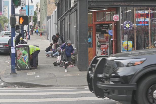 USA bojují s fentanylem. Syntetická droga ničí životy tisíců lidí USA bojují s fentanylem. Syntetická droga ničí životy tisíců lidí