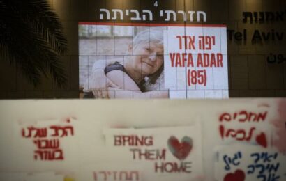 Hamás má propustit další skupinu rukojmí včetně osmi dětí. Izrael seznam prověřuje Hamás má propustit další skupinu rukojmí včetně osmi dětí. Izrael seznam prověřuje