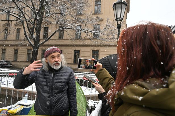 Disidenti ukončili hladovku. Slušný kompromis, ale bylo by lepší, kdyby Jurečka odstoupil, řekl Gruntorád Disidenti ukončili hladovku. Slušný kompromis, ale bylo by lepší, kdyby Jurečka odstoupil, řekl Gruntorád