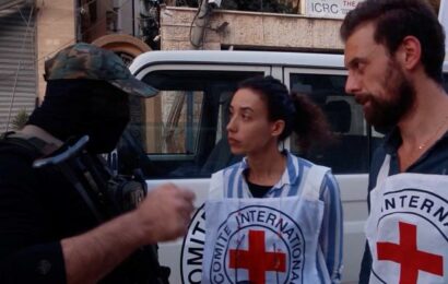 Čtyřiaosmdesátiletá Izraelka bojuje po propuštění o život. Hamás jí nejspíš nedával léky Čtyřiaosmdesátiletá Izraelka bojuje po propuštění o život. Hamás jí nejspíš nedával léky