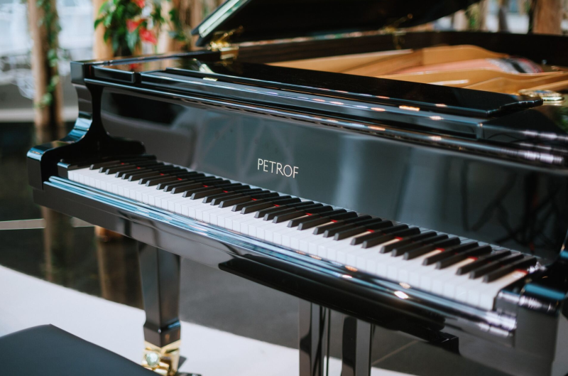 Rodinná nadace manželů Komárkových spustila 3. kolo projektu Piana do škol