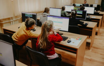 Mladý programátor organizuje soutěž pod záštitou ministerstva školství. Školy mohou získat finance na modernizaci. Mladý programátor organizuje soutěž pod záštitou ministerstva školství. Školy mohou získat finance na modernizaci.