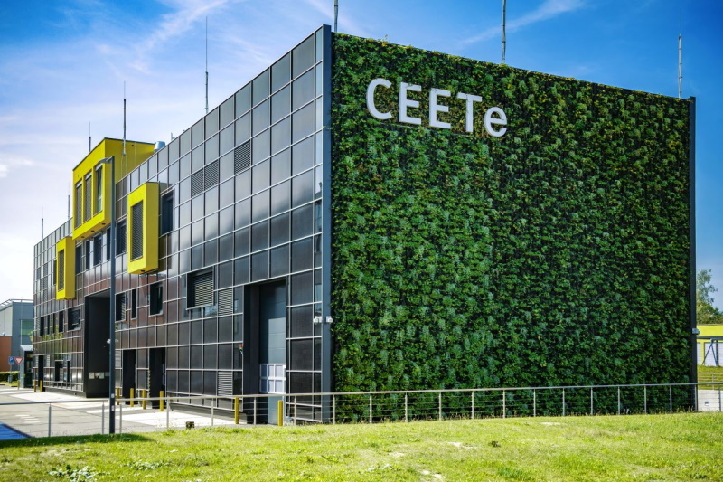 Schneider Electric v ostravském vědeckém centru CEETe instaloval technologii, která mění budoucnost energetiky Schneider Electric v ostravském vědeckém centru CEETe instaloval technologii, která mění budoucnost energetiky