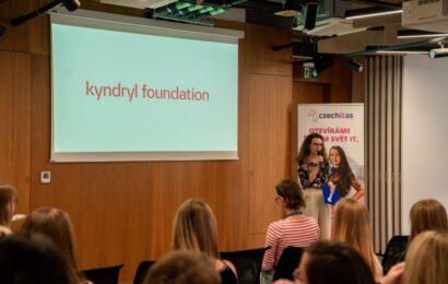Nadace Kyndryl již druhým rokem finančně podporuje rozvoj AI dovedností a vzdělávání v oblasti kybernetické bezpečnosti v jedenácti zemích světa