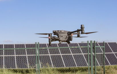 Drony a AI hlídají výkonnost solárních elektráren. Jsou rychlejší a přesnější Drony a AI hlídají výkonnost solárních elektráren. Jsou rychlejší a přesnější