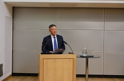 Kuo Wej z Digital China vystoupil na pódiu v Cambridgi, kde objasnil změny paradigmatu v komercializaci umělé inteligence Kuo Wej z Digital China vystoupil na pódiu v Cambridgi, kde objasnil změny paradigmatu v komercializaci umělé inteligence