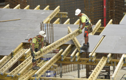 Živě o NextGen Builders: Bez systémových změn v českém vzdělávání budou stavebnictví chybět tisíce odborníků Živě o NextGen Builders: Bez systémových změn v českém vzdělávání budou stavebnictví chybět tisíce odborníků